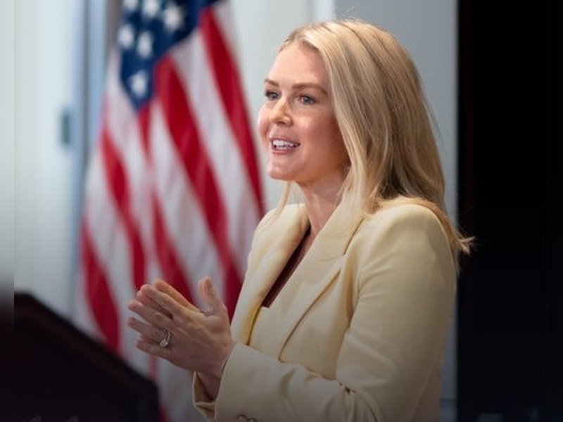 White House presses states on immigration law