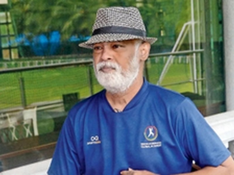 विनोद कांबली का डेब्यू टेस्ट मैच में प्रदर्शन कैसा रहा था?  