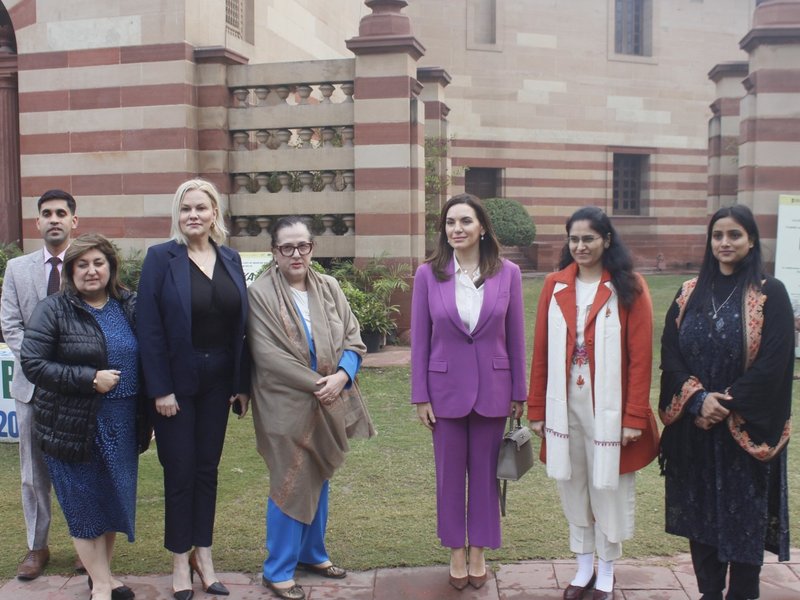 ग्रीस की पर्यटन मंत्री ने अपने डेलीगेशन के साथ नेशनल गैलरी ऑफ मॉडर्न आर्ट घिका प्रदर्शनी का किया दौरा