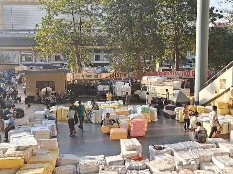 बांग्लादेश की हड़ताल से सूरत के कपड़ा व्यापारियों के लिए सुनहरा मौका, कारोबार को लगेंगे पंख