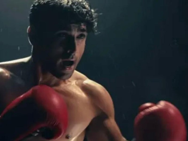 सेफ जोन से बाहर निकले पुलकित सम्राट, सीरीज 'ग्लोरी' के लिए रिंग में बहाया पसीना