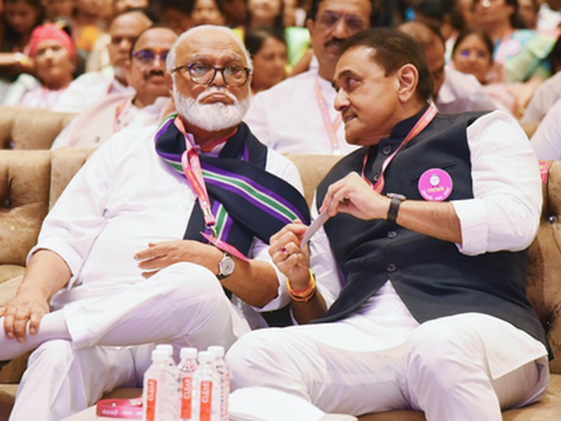 एनसीपी प्रतिनिधिमंडल ने सीएम फडणवीस से मुलाकात की, नए विधायक दल के नेता और डिप्टी सीएम पद पर हुई चर्चा