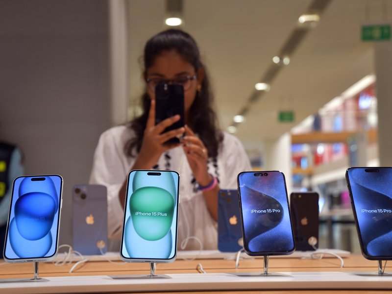 Apple scales India output 53 pc, accounts for quarter of global iPhone production