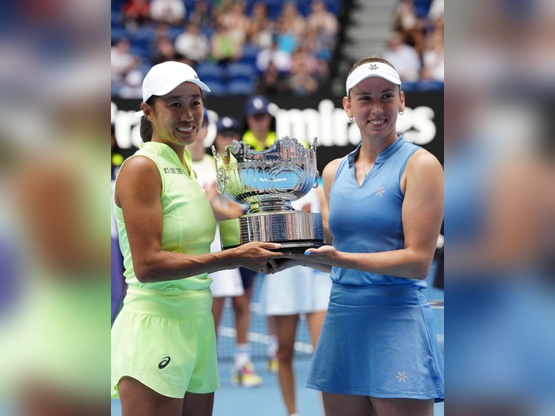 ऑस्ट्रेलियन ओपन: एलिस मर्टेंस और झांग शुआई ने जीता महिला डबल्स का खिताब 