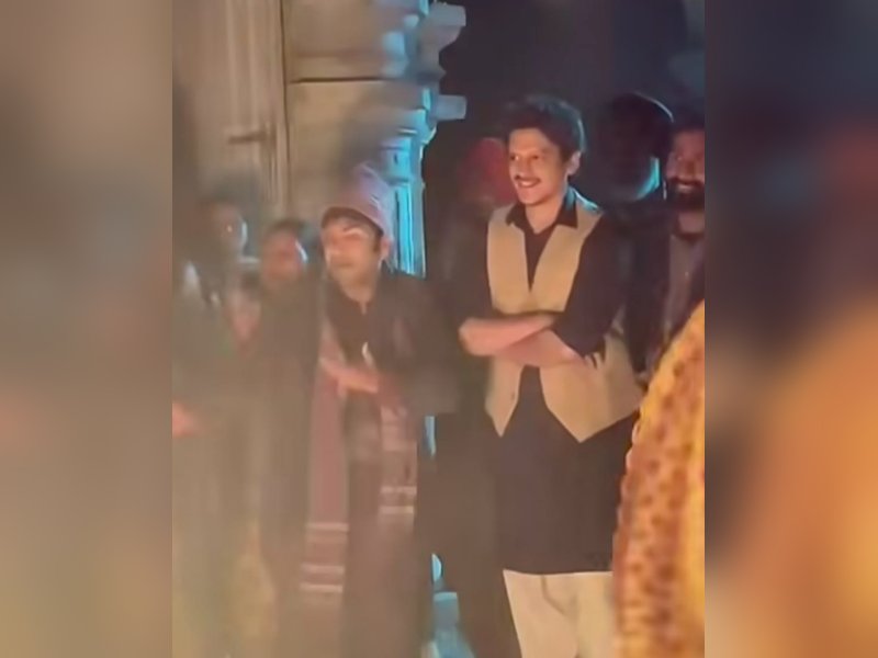 Vijay Varma shows how he concluded ‘Gustaakh Ishq’ shoot