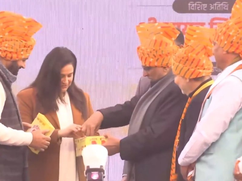 जलेबी की मिठास के साथ फरीदाबाद में सूरजकुंड मेले का उद्घाटन, उपराष्ट्रपति सीपी राधाकृष्णन शामिल हुए