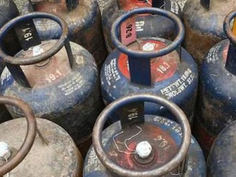 Commercial LPG cylinder prices rise by Rs 49 from Feb 1