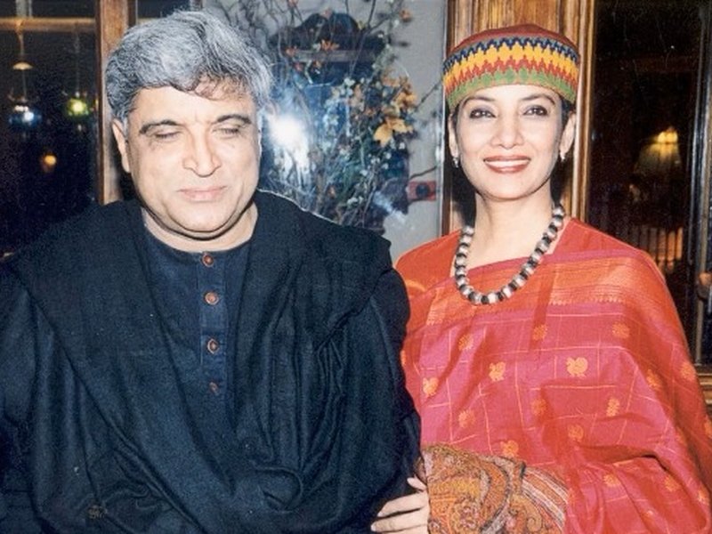 Shabana Azmi treats with a throwback couple pic with Javed Akhtar
