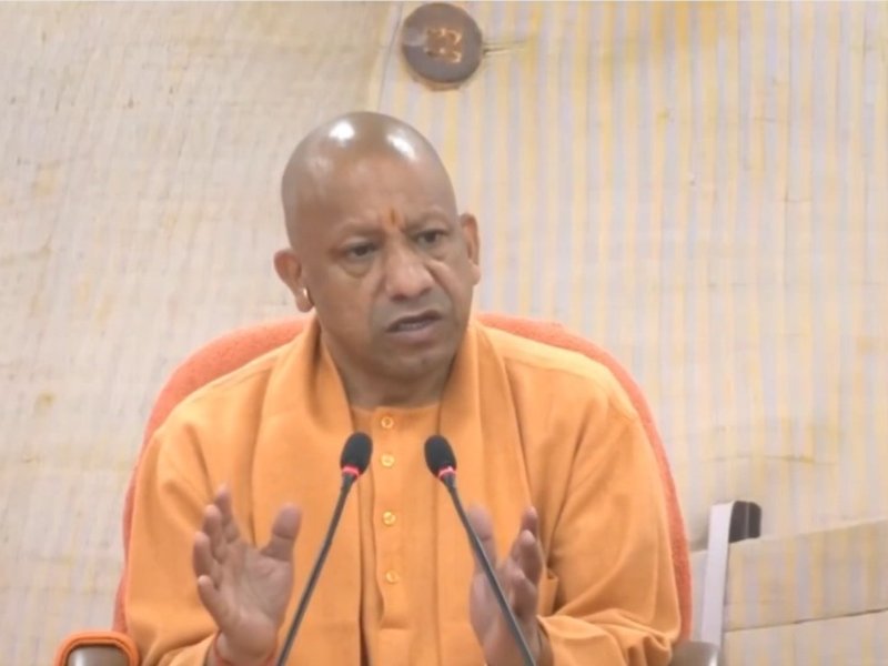 प्रमाणित बीज की कमी न हो, संकर बीजों में बाहरी निर्भरता समाप्त कर प्रदेश को आत्मनिर्भर बनाएं : सीएम योगी