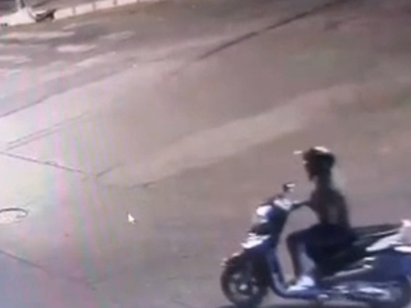रोहित शेट्टी के घर फायरिंग मामले में नया सीसीटीवी फुटेज आया सामने, आरोपी तेज रफ्तार से दौड़ाता दिखा स्कूटी