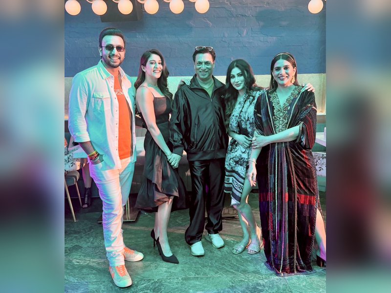 Madhur Bhandarkar wraps up the shoot of 'The Wives’