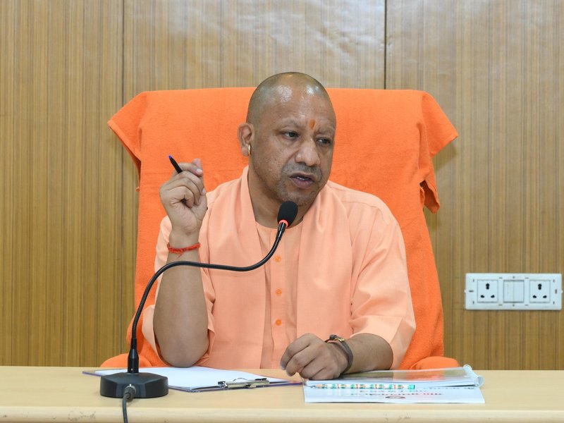 लंबित आवास मामलों के निस्तारण हेतु 'एकमुश्त समाधान योजना' लागू करें : सीएम योगी