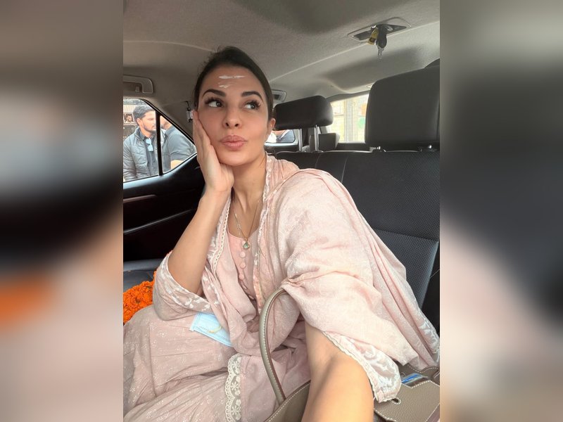 Jacqueline Fernandez satisfies her chaat craving during her trip to Varanasi