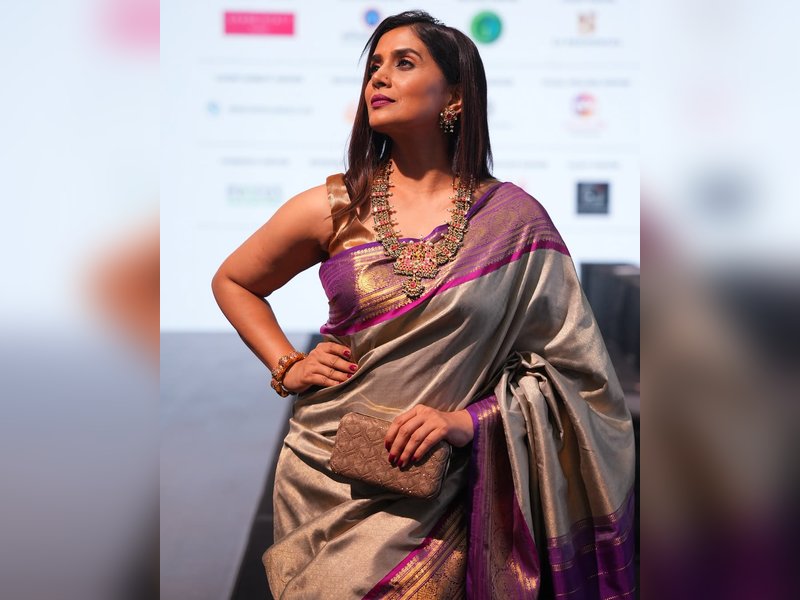 Sonali Kulkarni says, 'What a ride' as she concludes the shoot for 'The Wives'