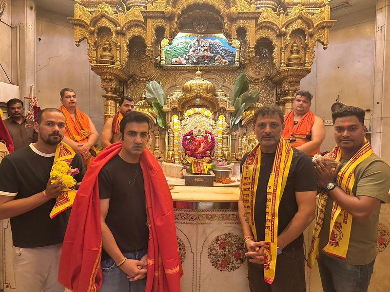 टी20 वर्ल्ड कप से पहले सिद्धिविनायक मंदिर पहुंचे कोच गौतम गंभीर, बप्पा से मांगी मन्नत