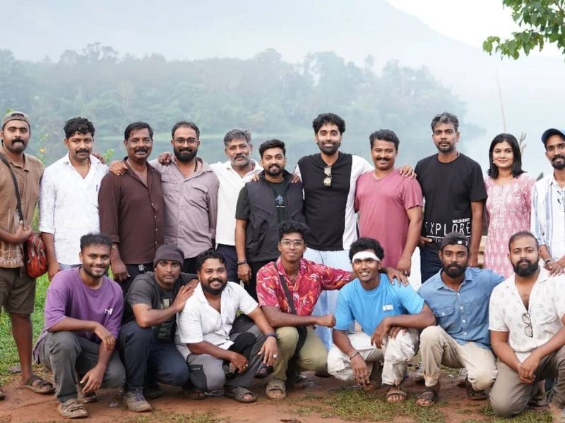Tovino Thomas-starrer ‘Pallichattambi’ shooting wrapped up! (Photo Credit: Dijo Jose Antony/Instagram)