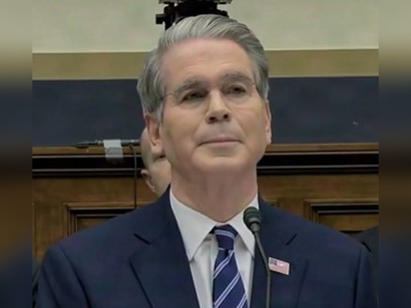 US Treasury Secretary defends stablecoins to boost dollar power