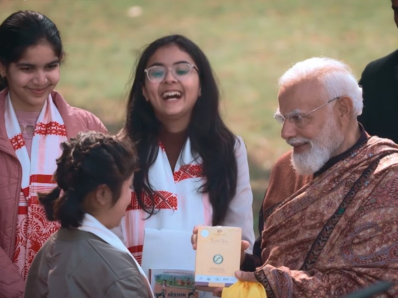 'चाय वाले को चाय', 'परीक्षा पे चर्चा' कार्यक्रम में छात्रों ने दिए प्रधानमंत्री मोदी को खास गिफ्ट
