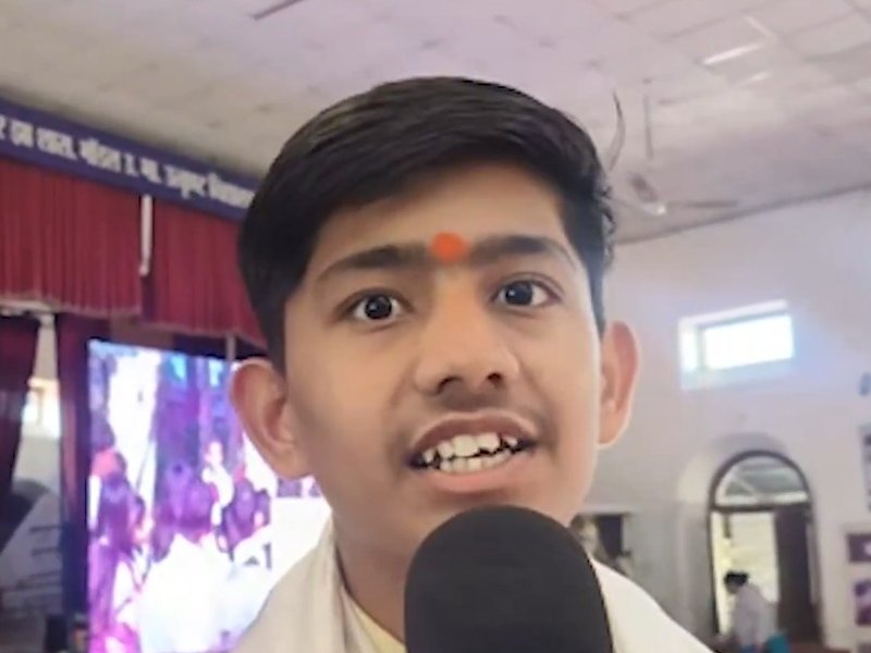 Pariksha Pe Charcha: Jabalpur’s student Ayush Tiwari greets PM Modi ‘Har Har Narmade’ (Photo: IANS)