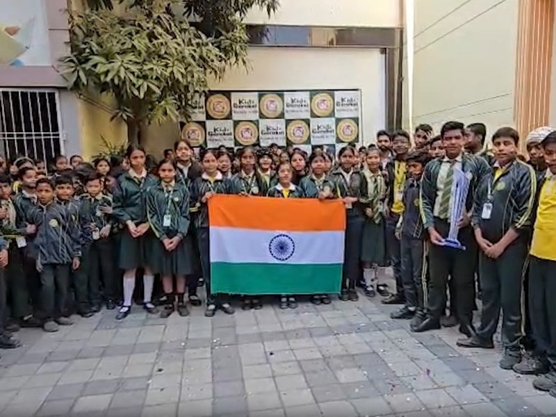 टी20 वर्ल्ड कप: बच्चों ने तिरंगे की पेंटिंग और देशभक्ति गीतों से बढ़ाया टीम इंडिया का हौसला