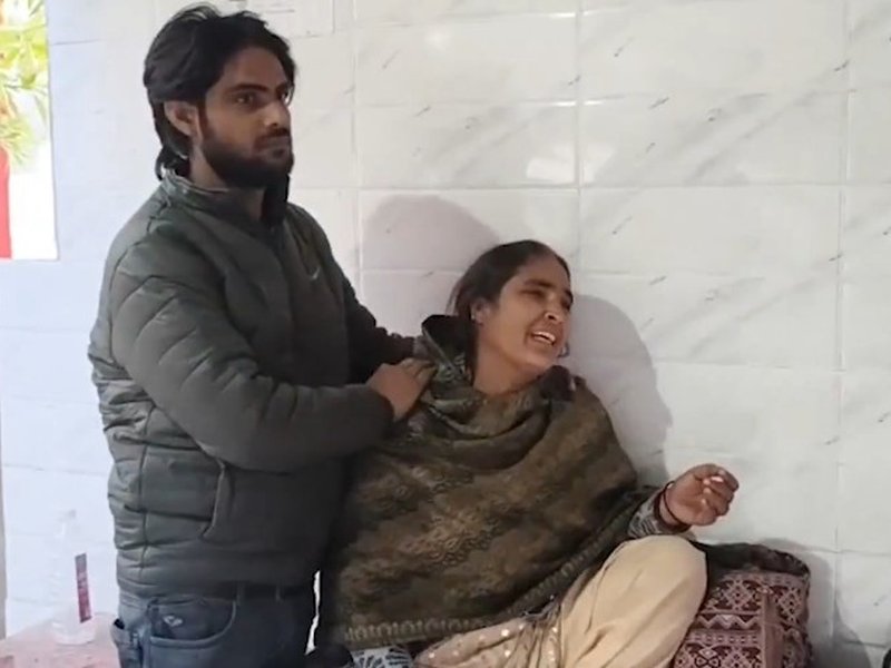 Six killed as speeding truck ploughs into passengers on Yamuna Expressway in Mathura