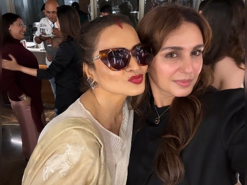 'रेखा हमेशा से मेरी आइकन रही है',  हुमा ने अभिनेत्री के साथ बिताए खास लम्हों को किया याद