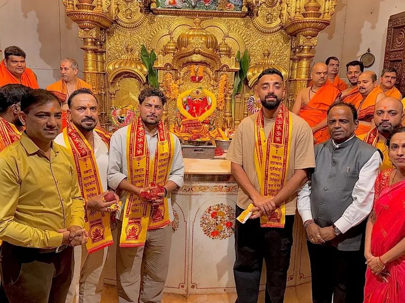 Members of Team India visit Shree Siddhivinayak Temple ahead of T20 WC opener