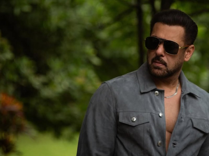 Salman Khan graces RSS centenary celebration with Hema Malini &  Poonam Dhillon