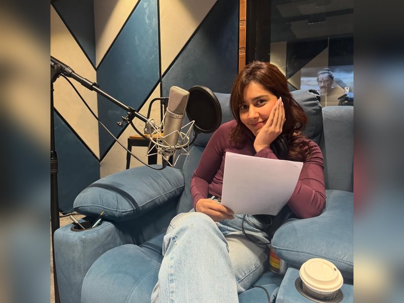 Raashii Khanna says 'Almost there' as she commences dubbing for 'Ustaad Bhagat Singh'
