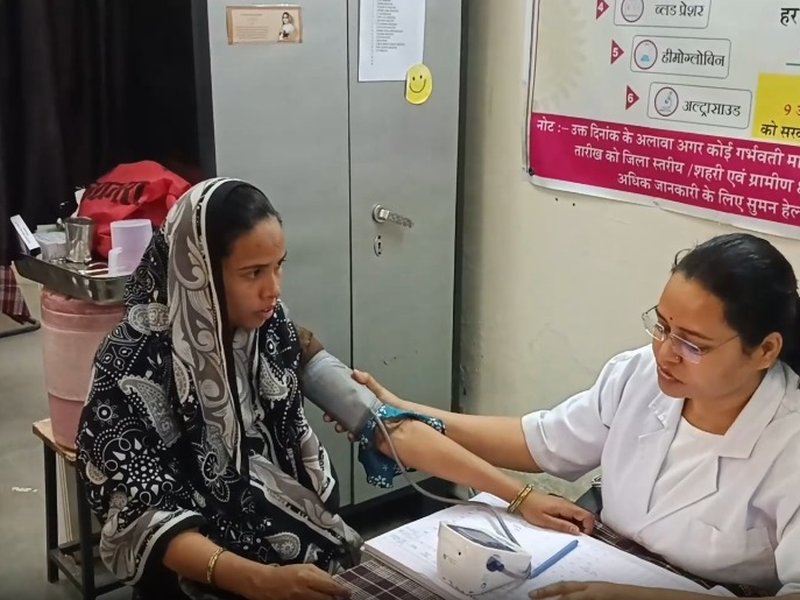 Special camp under PMSMA ensures comprehensive health check-ups for pregnant women in Burhanpur