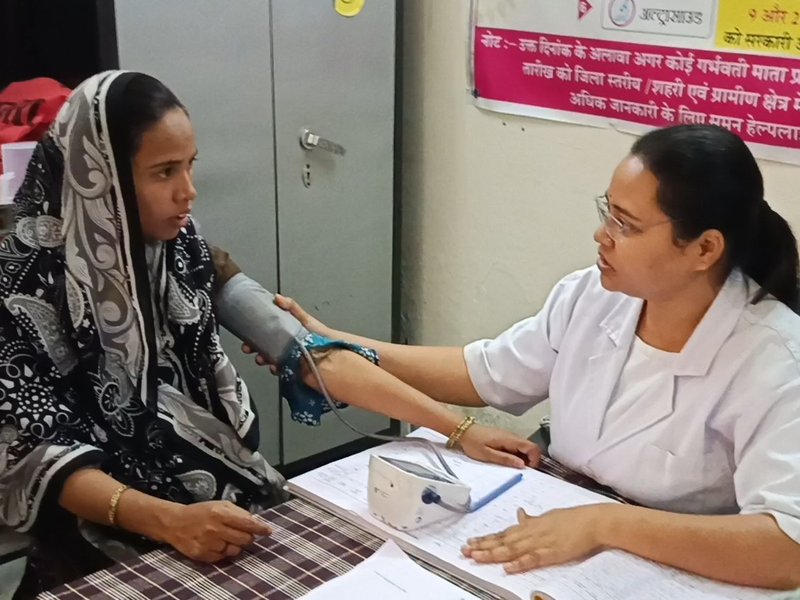 बुरहानपुर में प्रधानमंत्री सुरक्षित मातृत्व अभियान के तहत विशेष शिविर, गर्भवती महिलाओं की व्यापक जांच