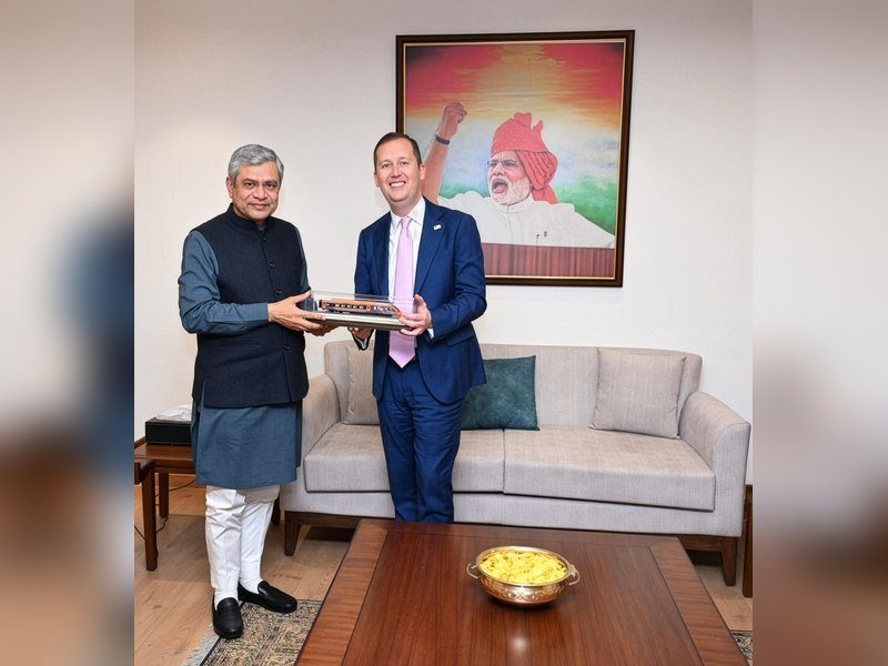 अमेरिकी राजदूत सर्जियो गोर से मिले केंद्रीय मंत्री अश्विनी वैष्णव, सेमीकंडक्टर और इलेक्ट्रॉनिक्स मैन्युफैक्चरिंग पर चर्चा की