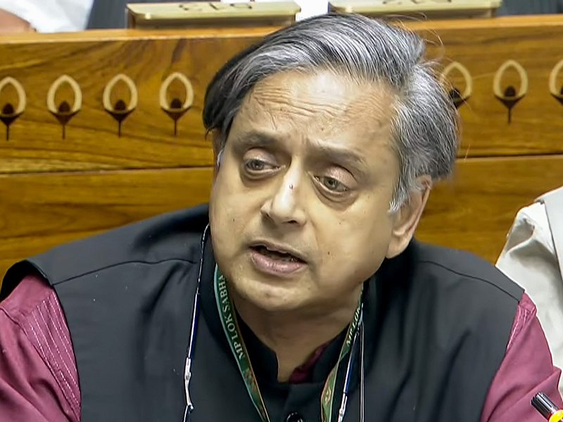 ईरान पर इजरायली हमले ने बढ़ाई चिंता, कांग्रेस सांसद शशि थरूर बोले– एमईए के संपर्क में हूं