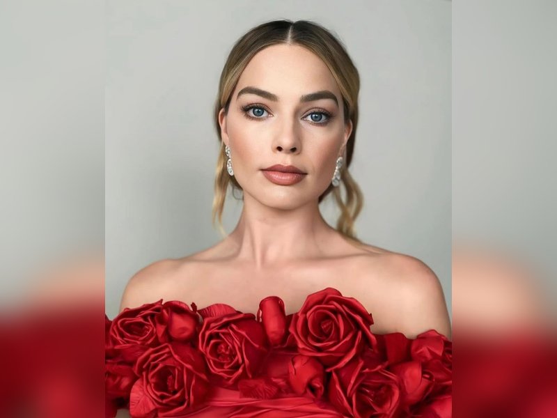 Margot Robbie says an actor once gave her a book advising her to ‘eat less’