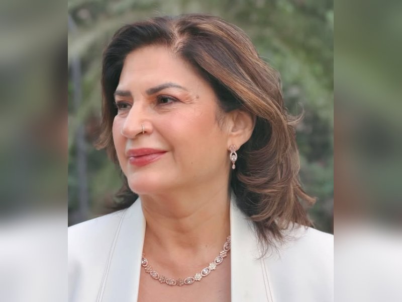 Kunickaa Sadanand draws line as troll compares her son with Kumar Sanu