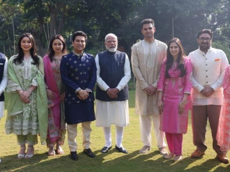 सचिन तेंदुलकर ने प्रधानमंत्री नरेंद्र मोदी को बेटे अर्जुन की शादी का निमंत्रण दिया 