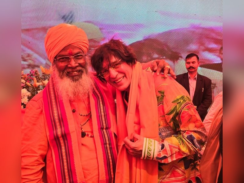 Chunky Panday meets Sakshi Maharaj on visit to birthplace of Lord Hanuman