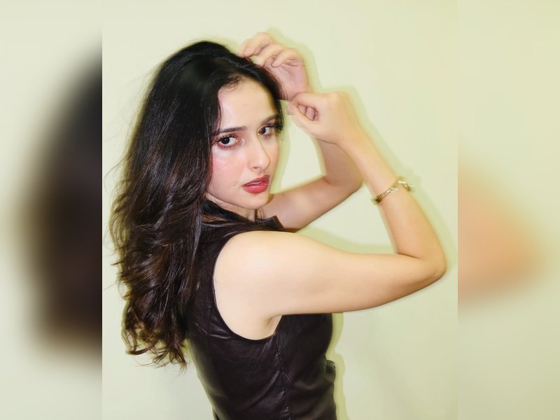 Sadia Khateeb wraps up ‘Silaa’, recollects shooting inside cave with no phone, electricity