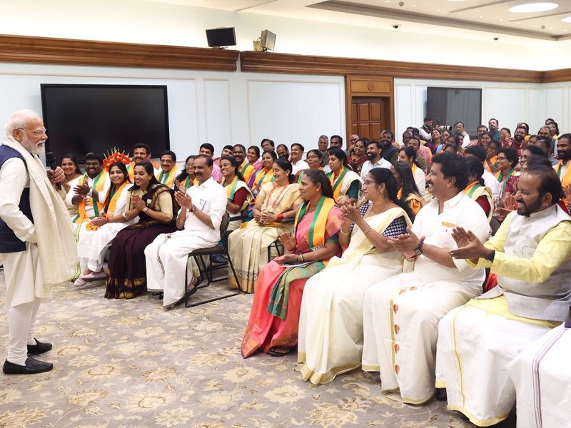 PM Modi assures Kerala BJP councillors of campaigning in state polls