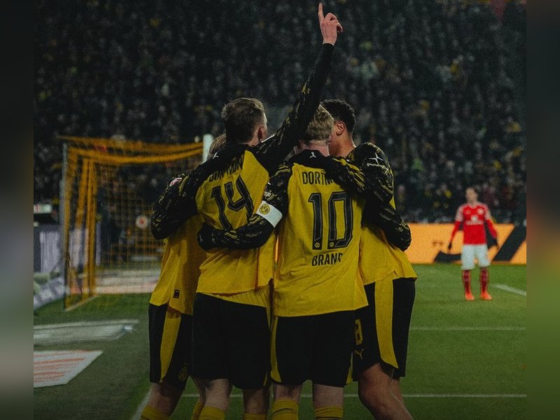 Dortmund tighten pressure in title race with win over Bayern