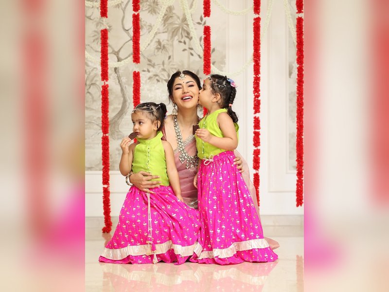 Debinna Bonnerjee's little munchkins surprise her with a special Valentine's Day gift 
