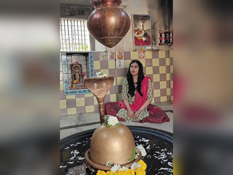 महाशिवरात्रि पर शिवालय पहुंचीं अदा शर्मा, 'काल भैरव अष्टकम' का किया पाठ