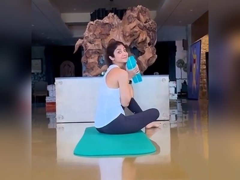 Shilpa Shetty performs supine contralateral stability drill: Strength without control is incomplete  