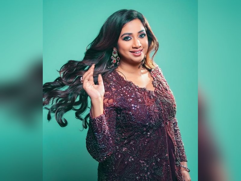 Shreya Ghoshal compares W.i.S.H. wtith 90s girl group, Viva
