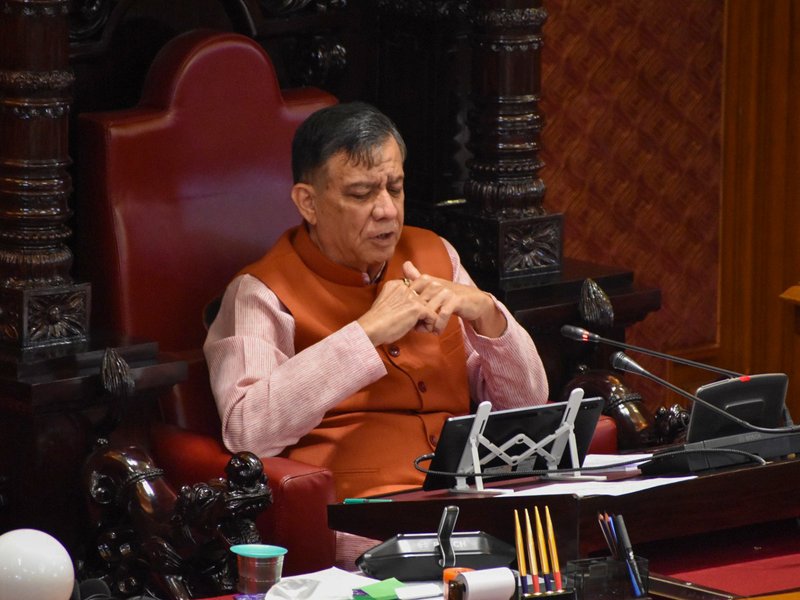 यूपी : विधानसभा में भावुक हुए सतीश महाना, कहा- कल की घटना ने भीतर तक आहत किया