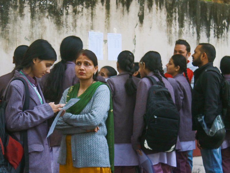 देश और दुनिया के कई शहरों में प्रारंभ हुई सीबीएसई की बोर्ड परीक्षाएं