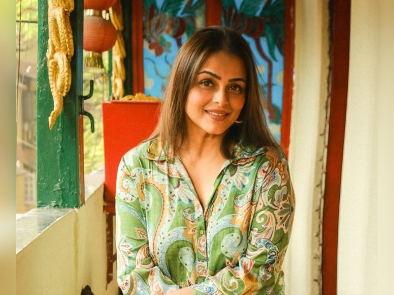 Shilpa Shirodkar visits Chinese temple in Mumbai, extends New Year wishes