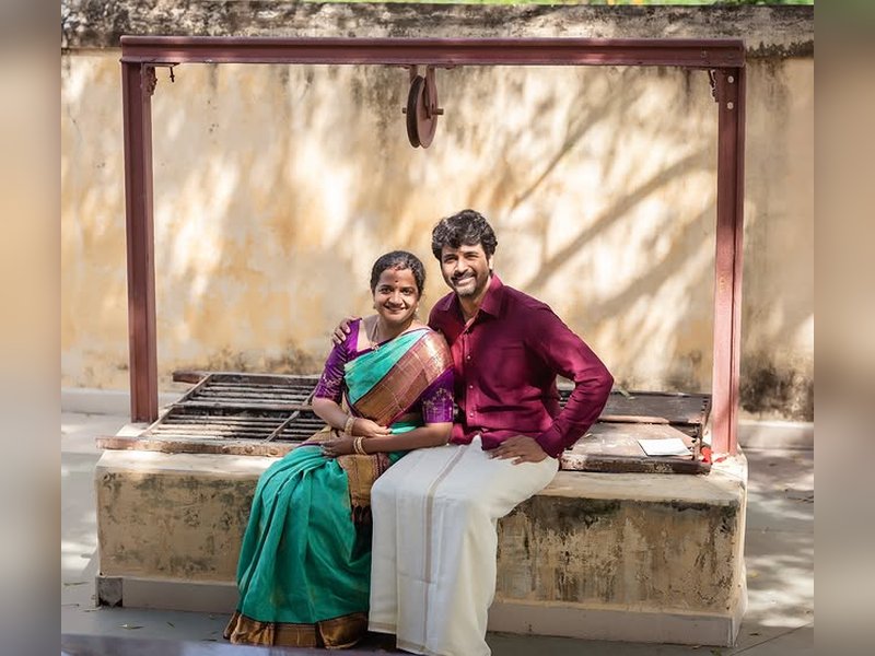 Sivakarthikeyan offers prayers at world famous Shiva temple in Tiruvannamalai on birthday (Photo Credit: Aarthy Sivakarthikeyan/Instagram)