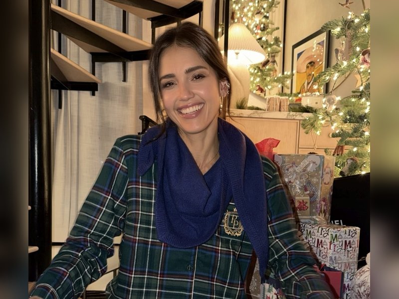 Jessica Alba, Danny Ramirez pack PDA after actress finalizes divorce