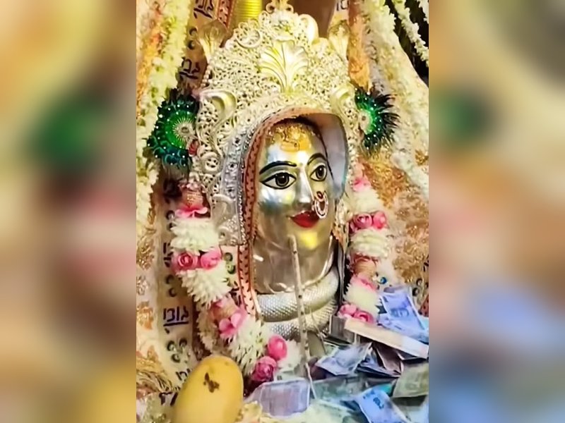 कृष्णनगरी में महादेव का अद्भुत मंदिर, जहां गोपी बन विराजमान हैं देवाधिदेव